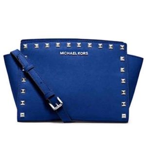 Micheal kors selma stud medium messenger- blue